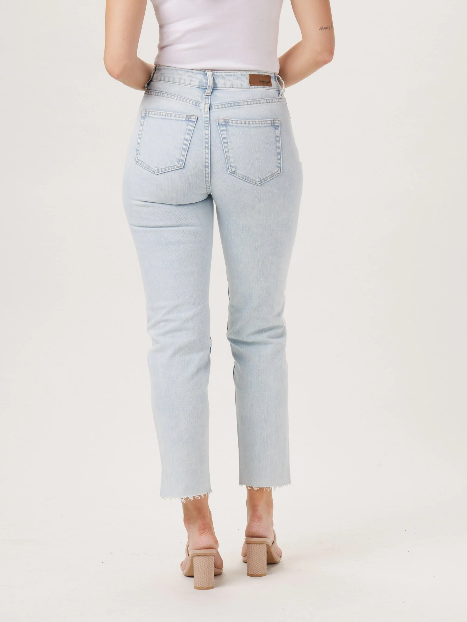Hi-Rise Ankle Skimmer in Light Wash - Image 4